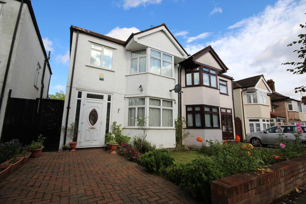 Fairfield Avenue, edgware, Middlesex, ha8 9ag