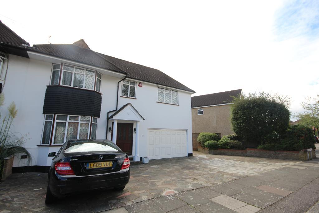 Wyre Grove, Edgware, Middlesex, HA8 8UP