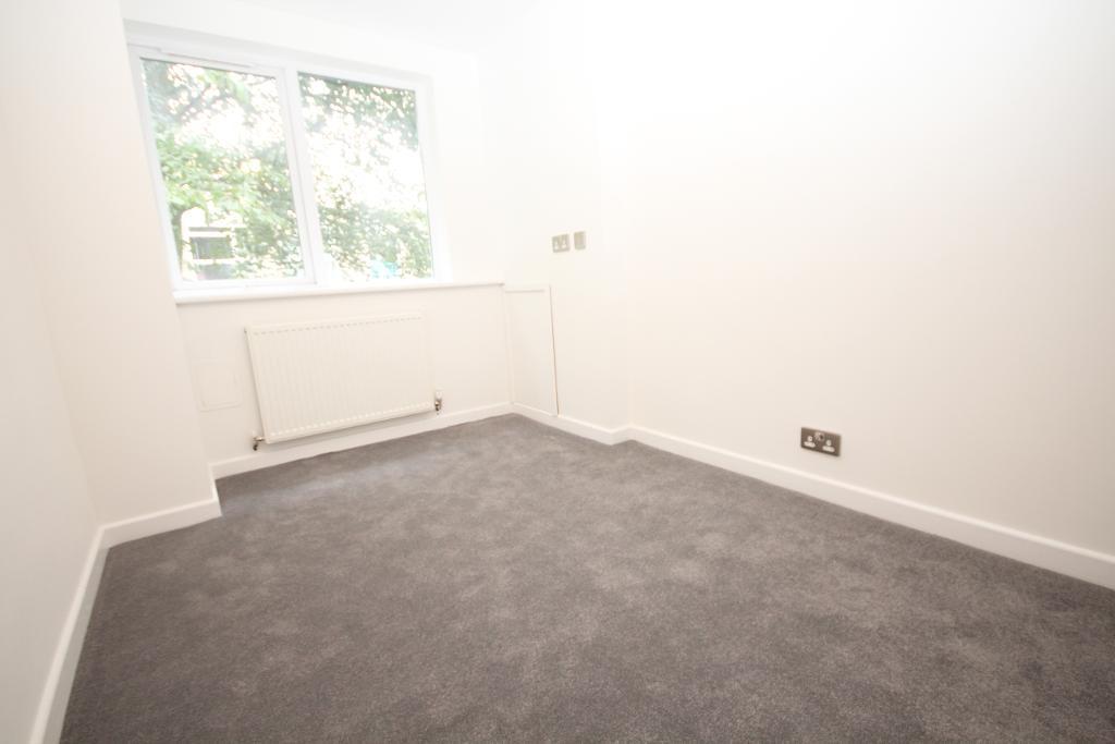 2 Bedroom Apartment For Sale in Leamington House, Stonegrove, Edgware