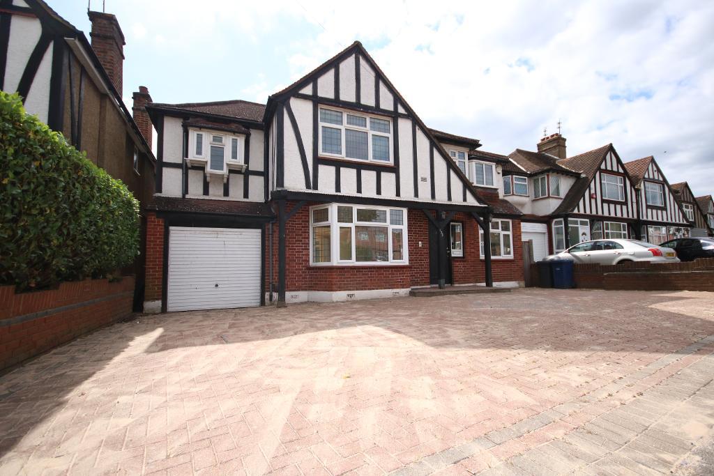 Edgwarebury Lane, Edgware, Middlesex, HA8 8ND