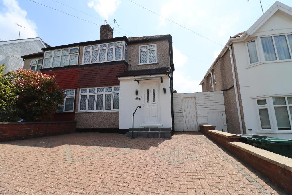 Wyre Grove, Edgware, Middlesex, HA8 8UW