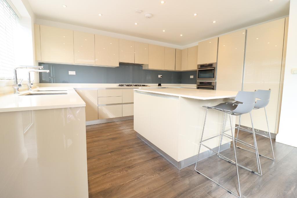 Edgwarebury Lane, Edgware, Middlesex, HA8 8QL