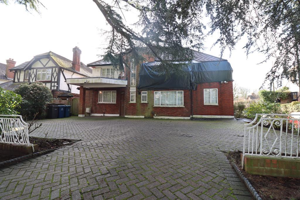 Canons Drive, Edgware, Middlesex, HA8 7RB