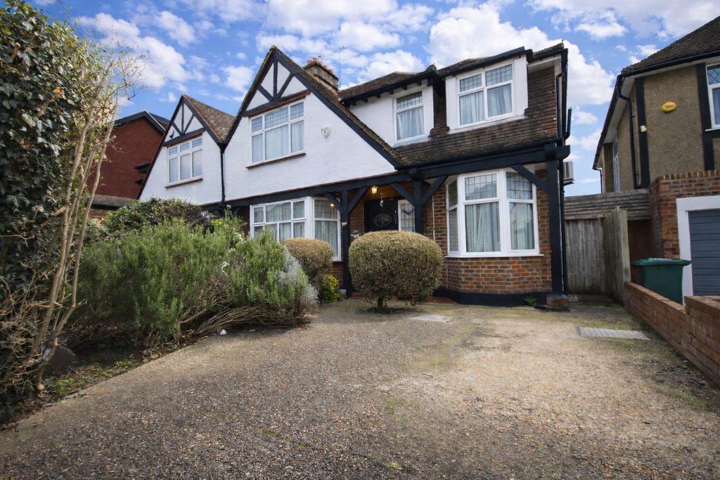 Hillside Gardens, Edgware, Middlesex, HA8 8HE